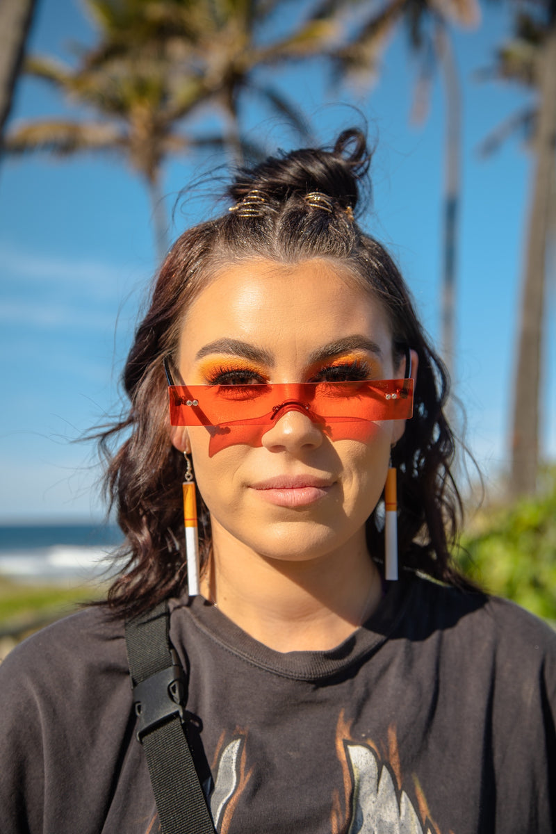 RAVE SHADES – Finding Molly